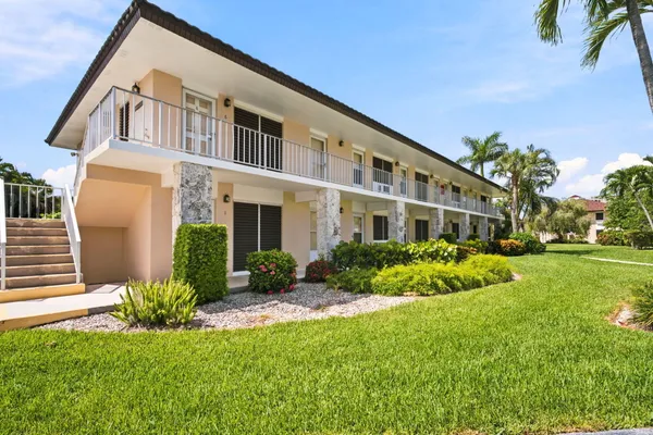$238,000 | 167 North Collier Boulevard, Unit T9, Marco Island, FL 34145