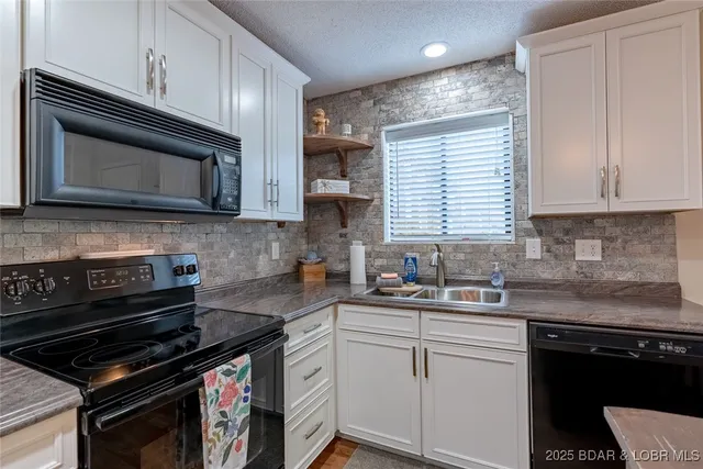 $250,000 | 149 Southwood Shores Place, Unit 1A, Lake Ozark, MO 65049