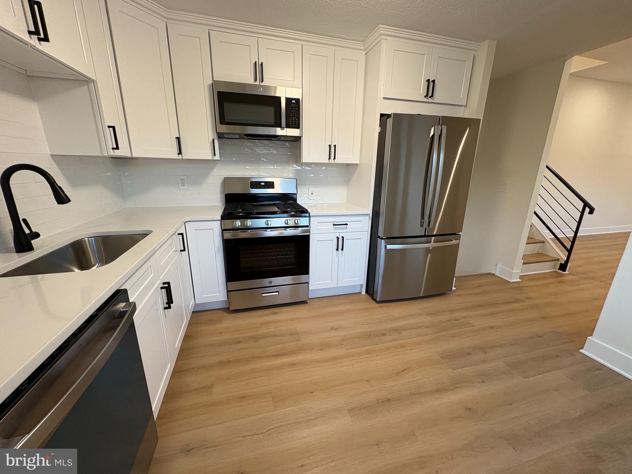 901 Bentley Road Lindenwold, NJ 08021 - Photo 3 of 24 Gallery Image 3