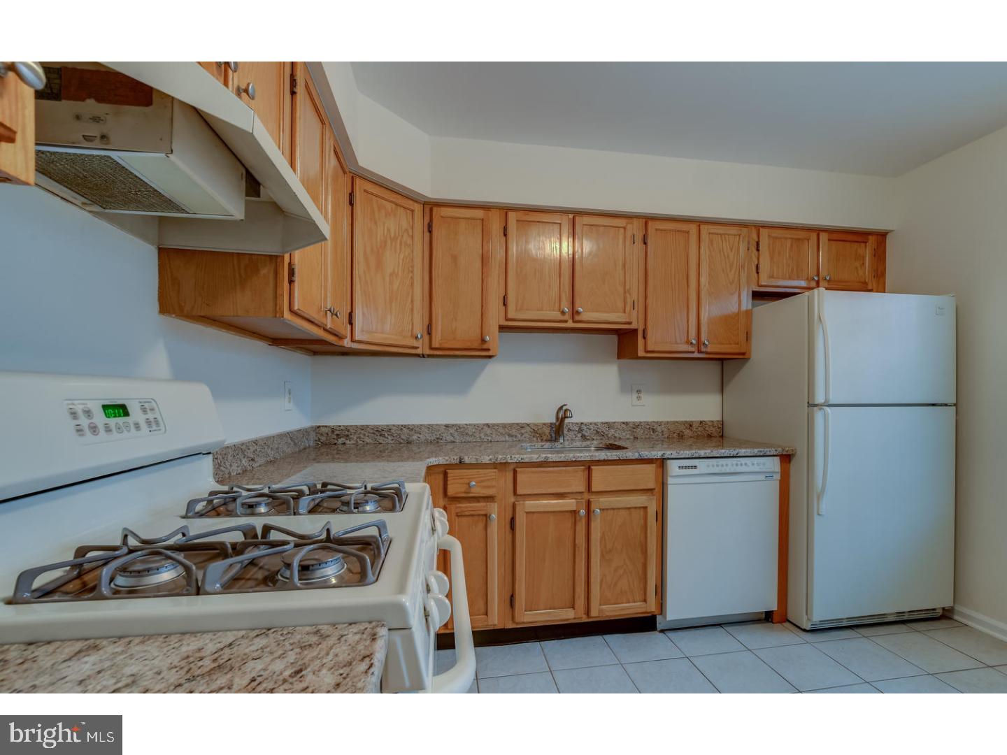 34 Spruce Road Hightstown, NJ 08520 - Photo 6 of 19 Kitchen