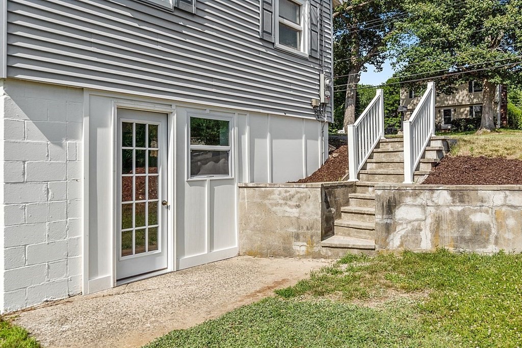 24 Groton School Road Ayer, MA 01432 - Photo 5 of 28
