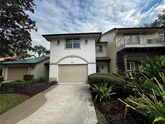 $2,000 | 1233 Ave De Las Casas, Lady Lake, FL 32159