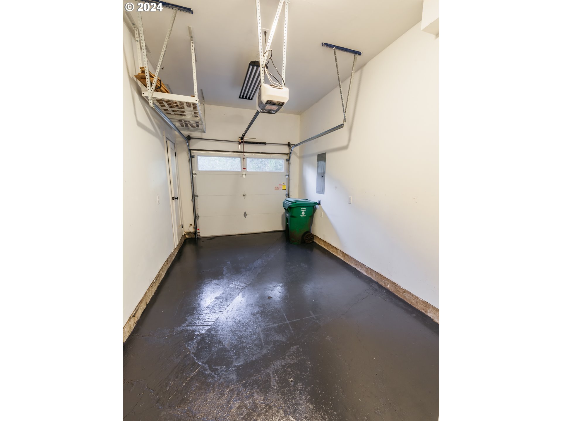 3117 Southeast Brooklyn Street Portland, OR 97202 - Photo 33 of 39 a view of entryway