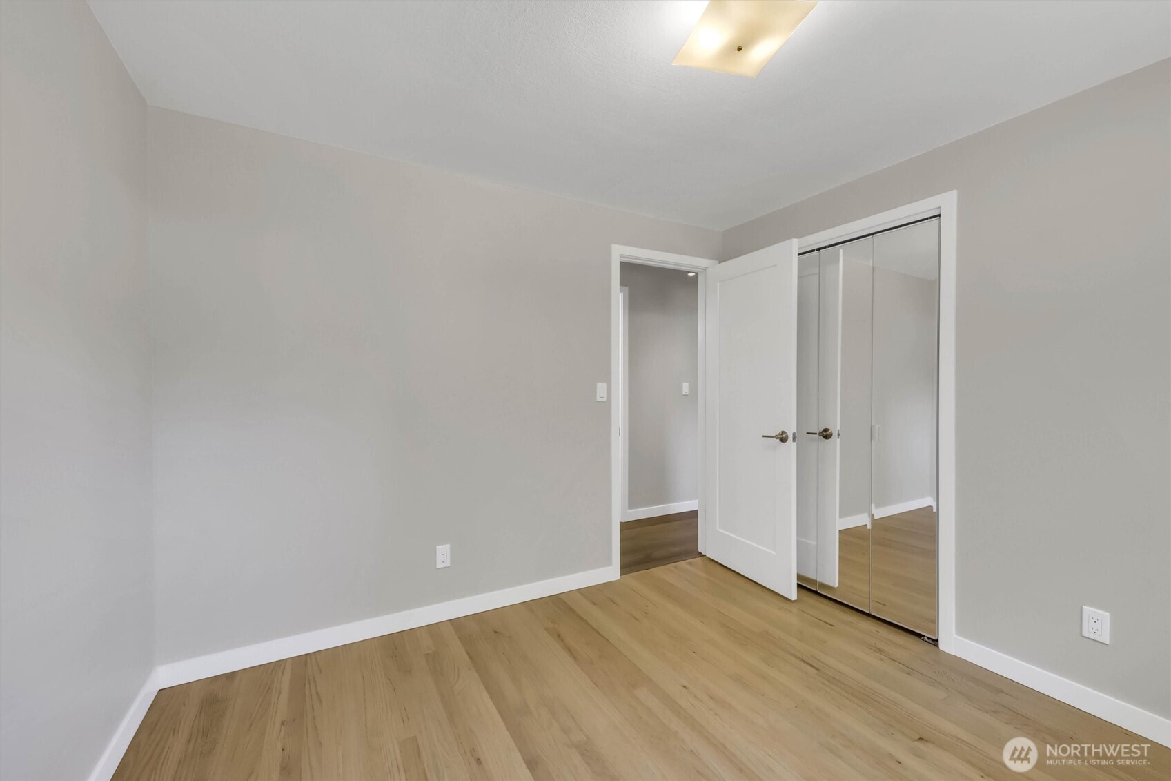2102 Vine Road Brier, WA 98036 - Photo 23 of 40 Gallery Image 23