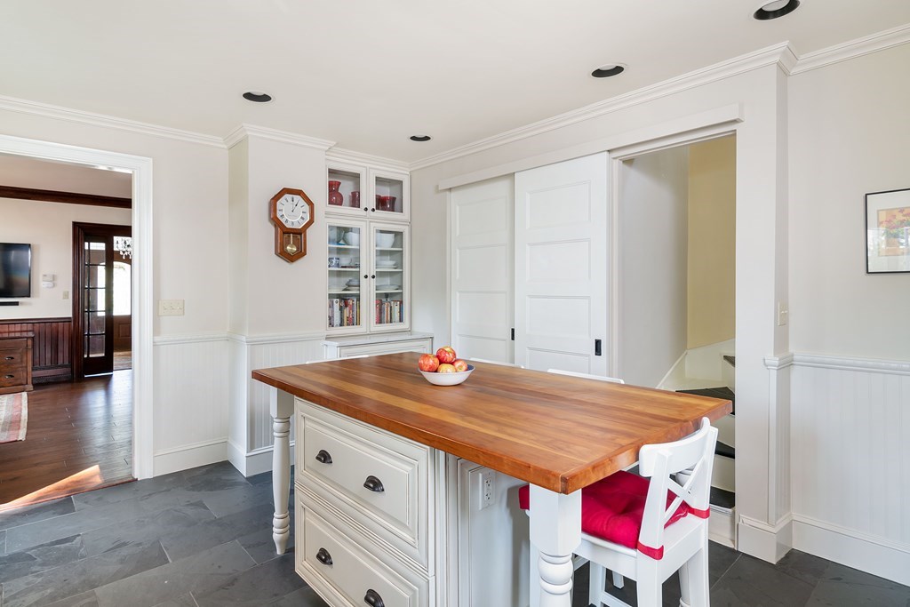 39 Western Avenue Hull, MA 02045 - Photo 9 of 32