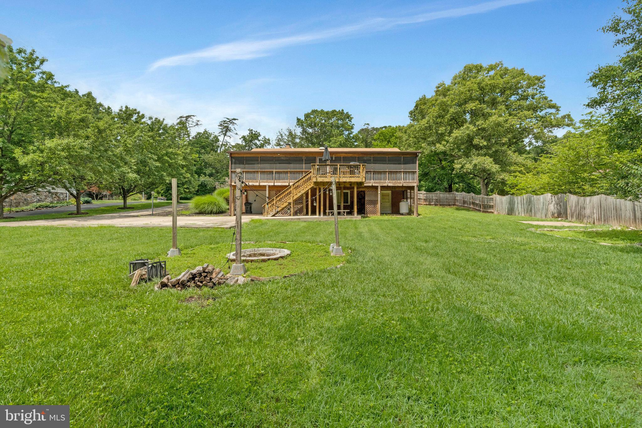 29 Cedar Drive Sterling, VA 20164 - Photo 8 of 44