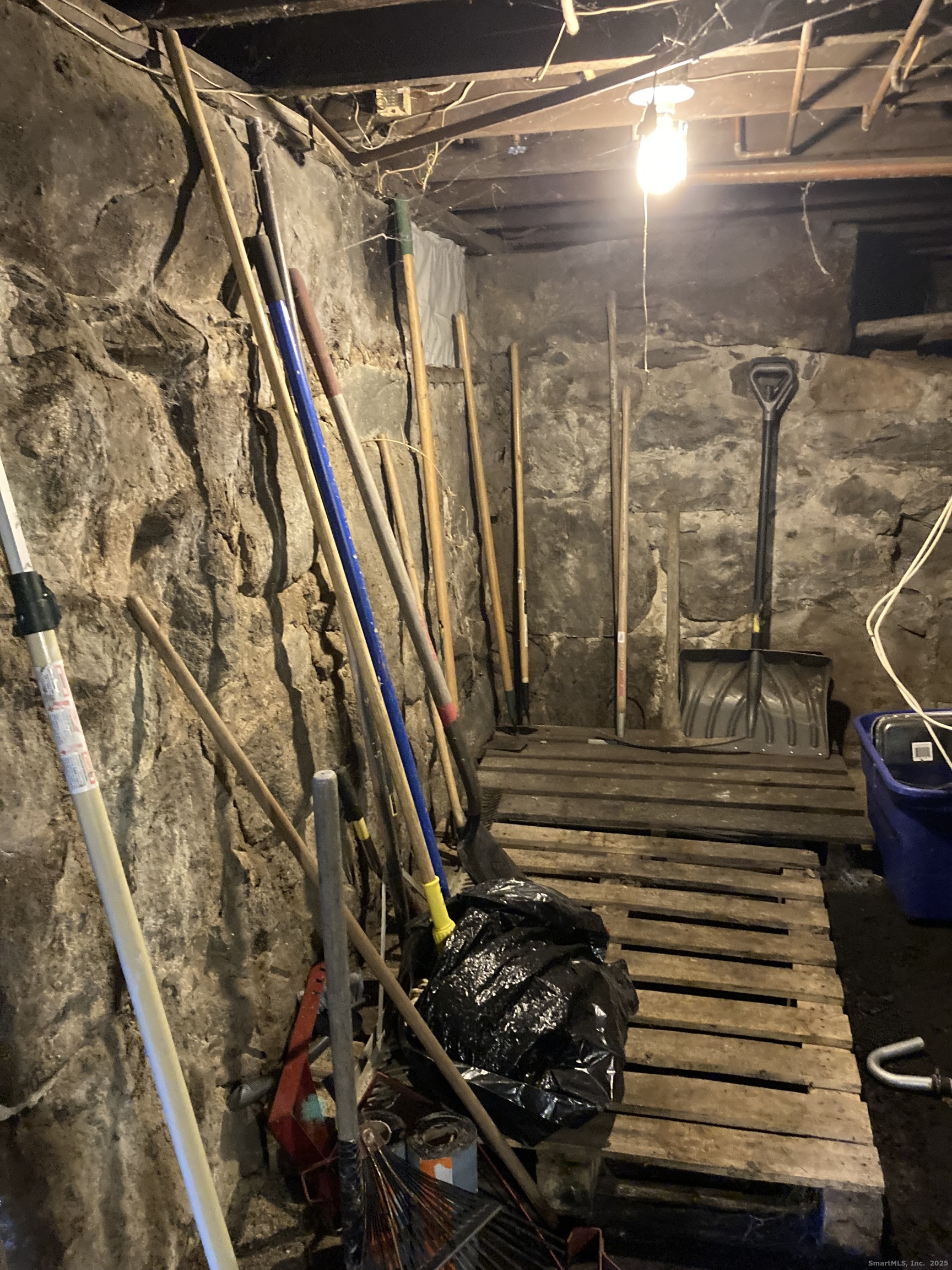 231 Poquonnock Road Groton, CT 06340 - Photo 18 of 24