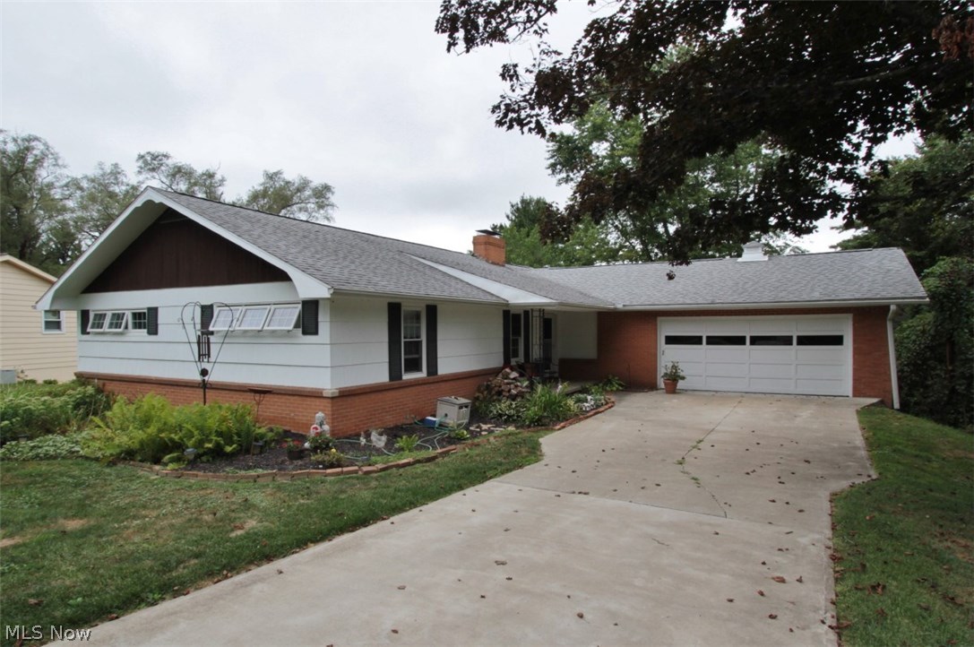3265 Nob Hill Road Zanesville, OH 43701 - Photo 1 of 18
