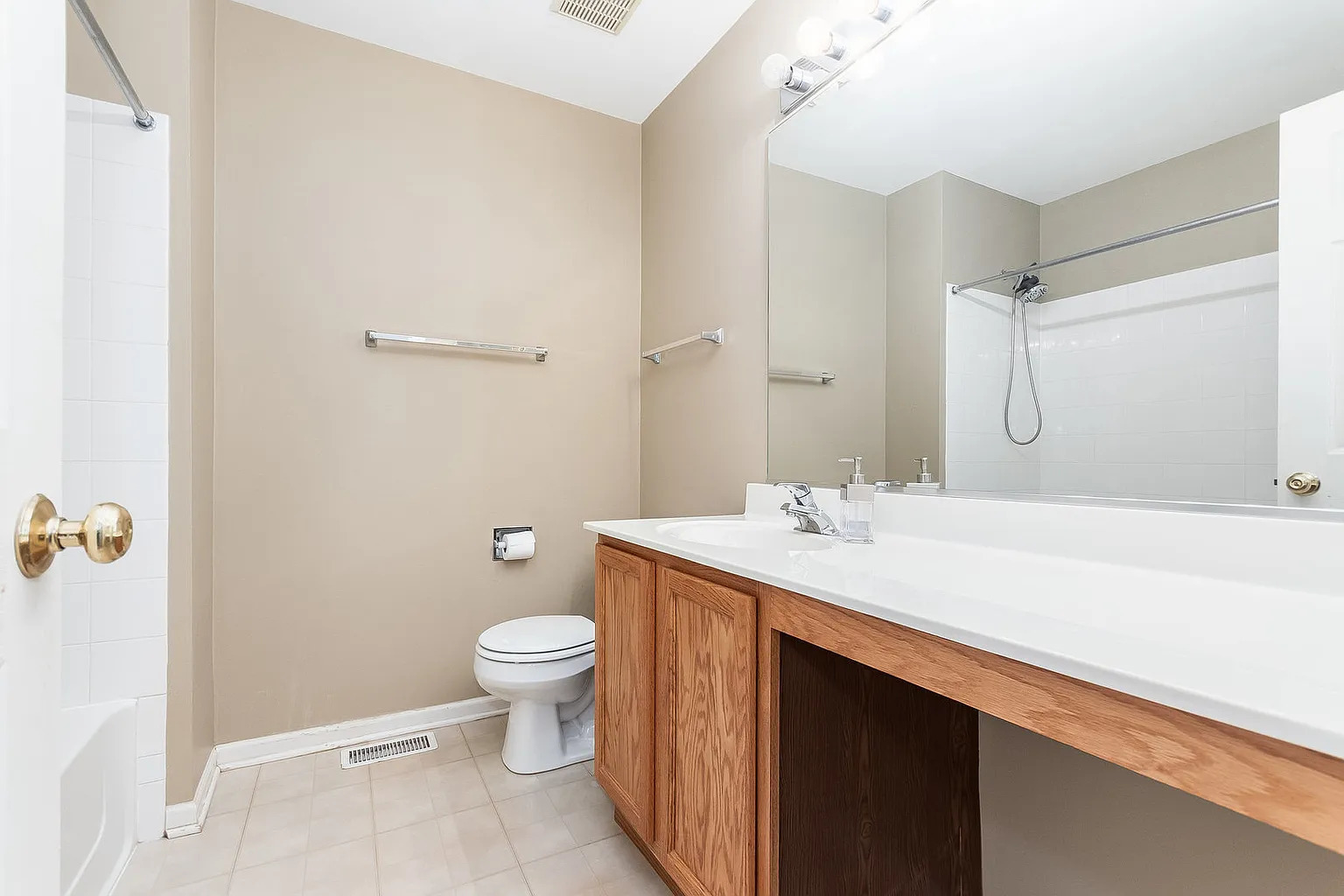 2404 Golf Ridge Circle, Unit 2404 Naperville, IL 60563 - Photo 10 of 14 Gallery Image 10