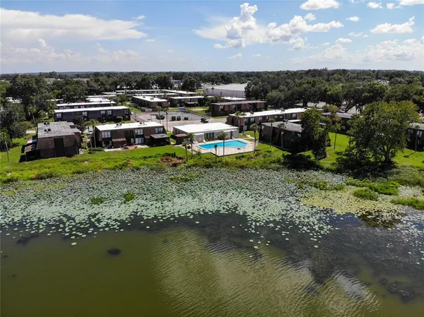$185,000 | 1836 North Crystal Lake Drive, Unit 95, Lakeland, FL 33801