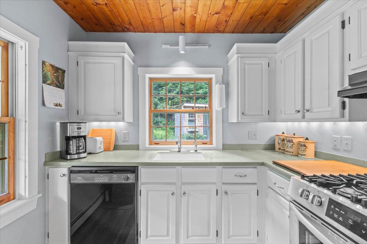 438 Gold Brook Road Stowe, VT 05672 - Photo 14 of 44
