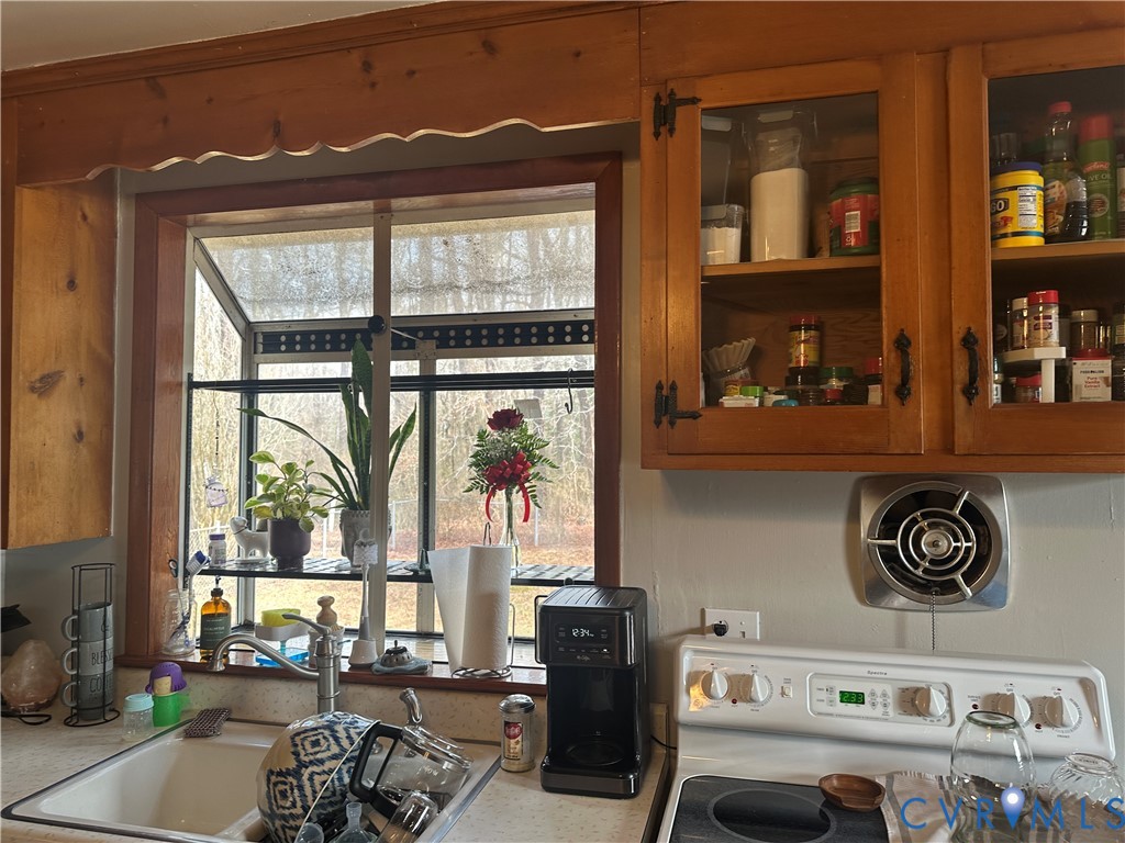 205 Airport Road Mattaponi, VA 23110 - Photo 7 of 15 Special kitchen window