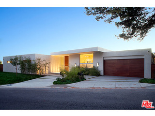 1645 Carla Ridge Beverly Hills, CA 90210 - Photo 25 of 26 a view of outdoor space and yard