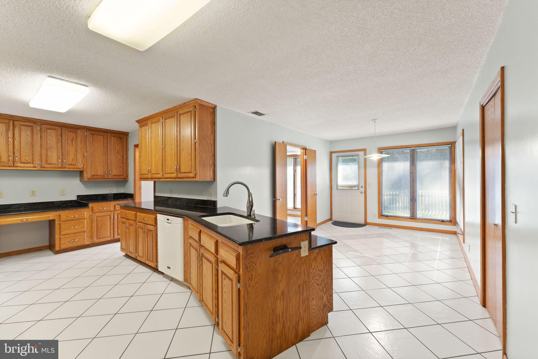 7905 Guy Drive Manassas, VA 20111 - Photo 24 of 78 Kitchen