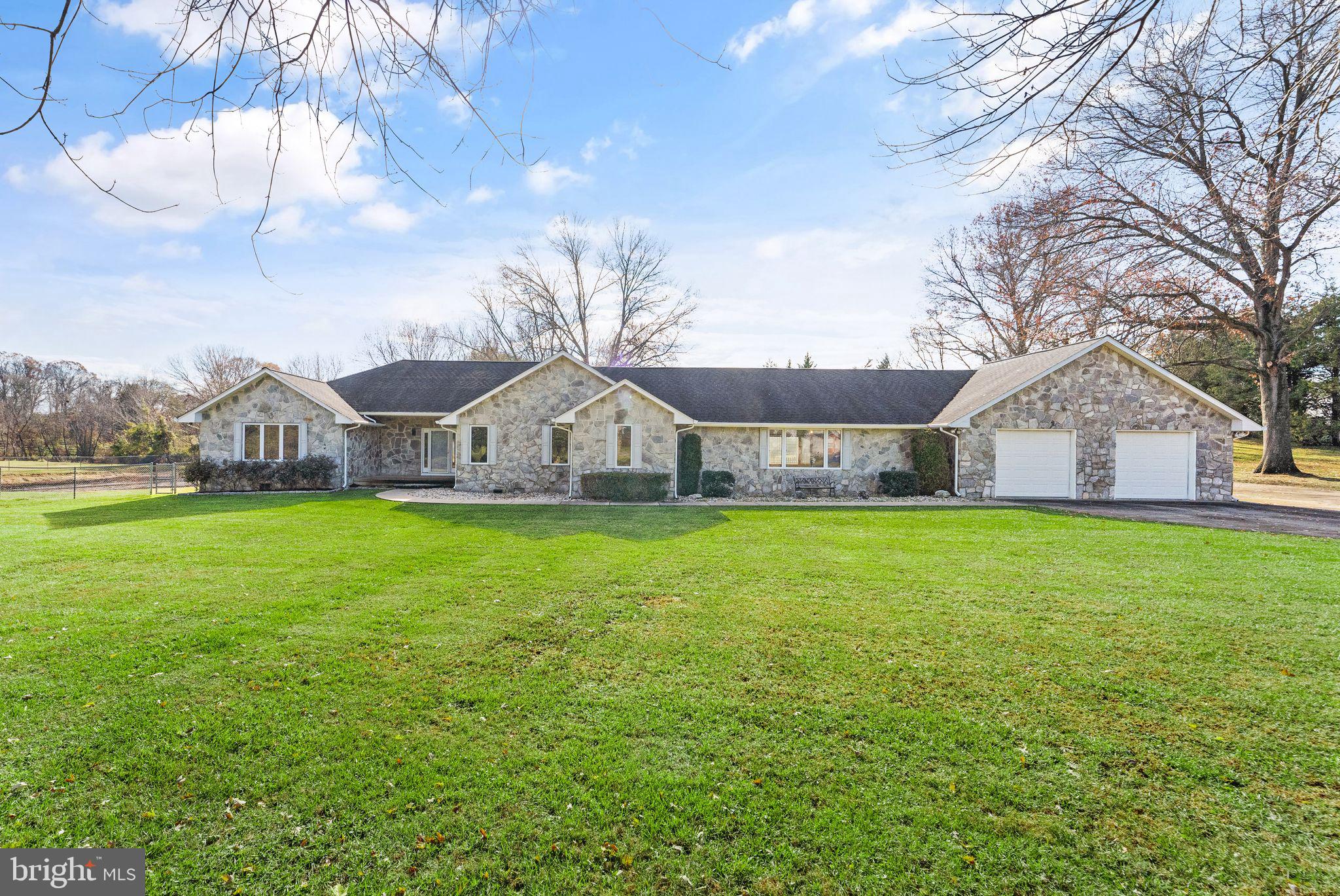 7905 Guy Drive Manassas, VA 20111 - Photo 4 of 78 Beautiful custom all stone rambler