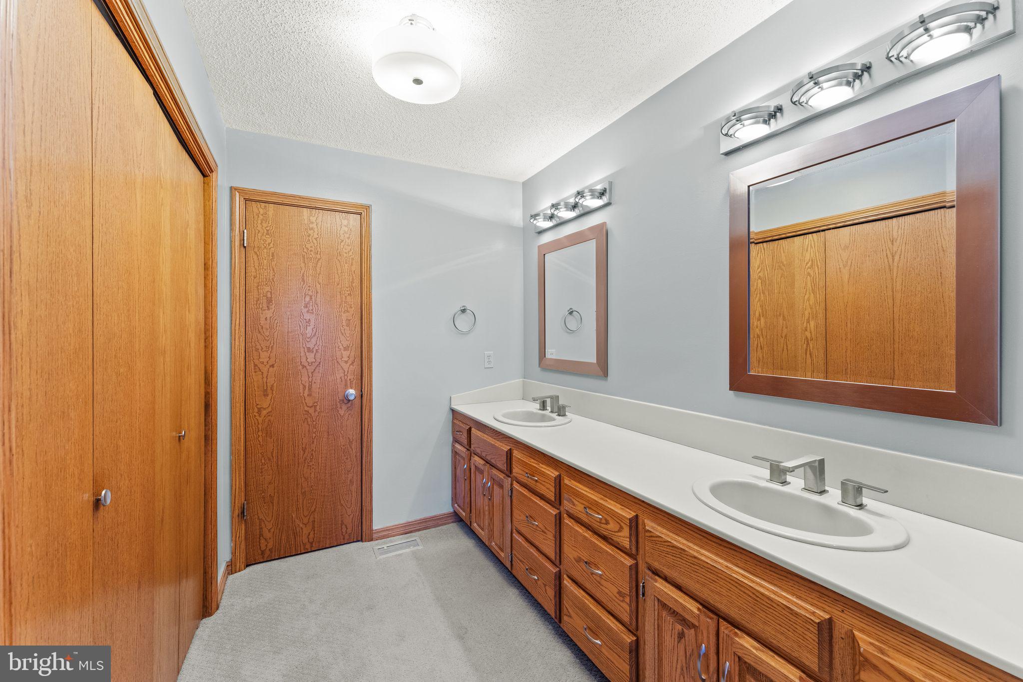 7905 Guy Drive Manassas, VA 20111 - Photo 42 of 78 Primary suite