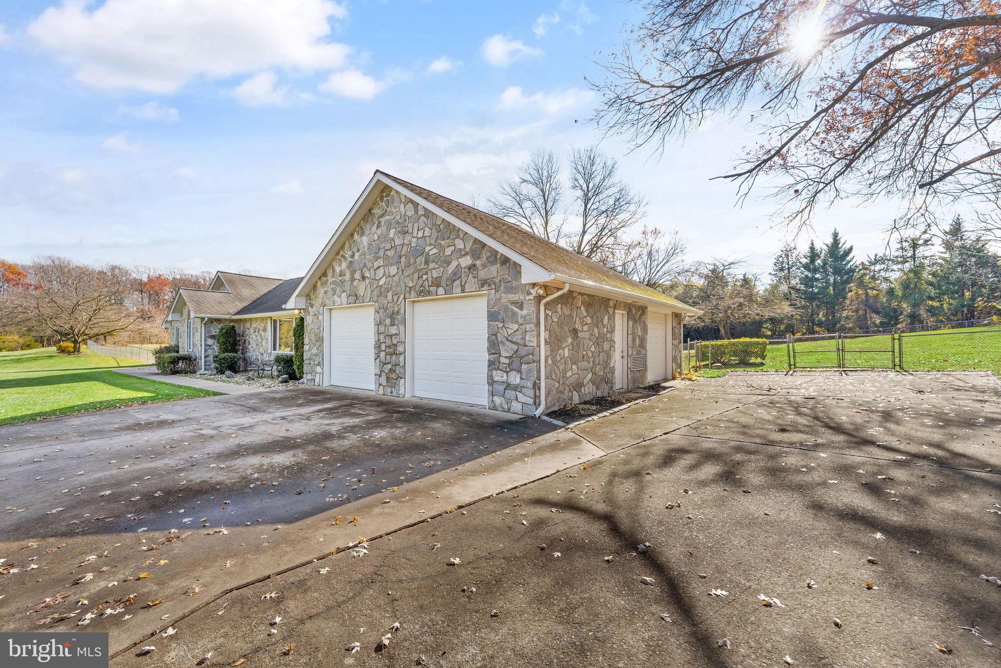 7905 Guy Drive Manassas, VA 20111 - Photo 8 of 78 Beautiful custom all stone rambler