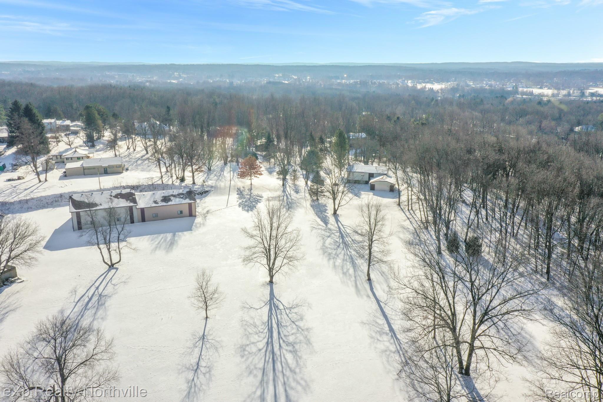9680 Rattalee Lake Road Clarkston, MI 48348 - Photo 22 of 60 DJI_0551.jpg