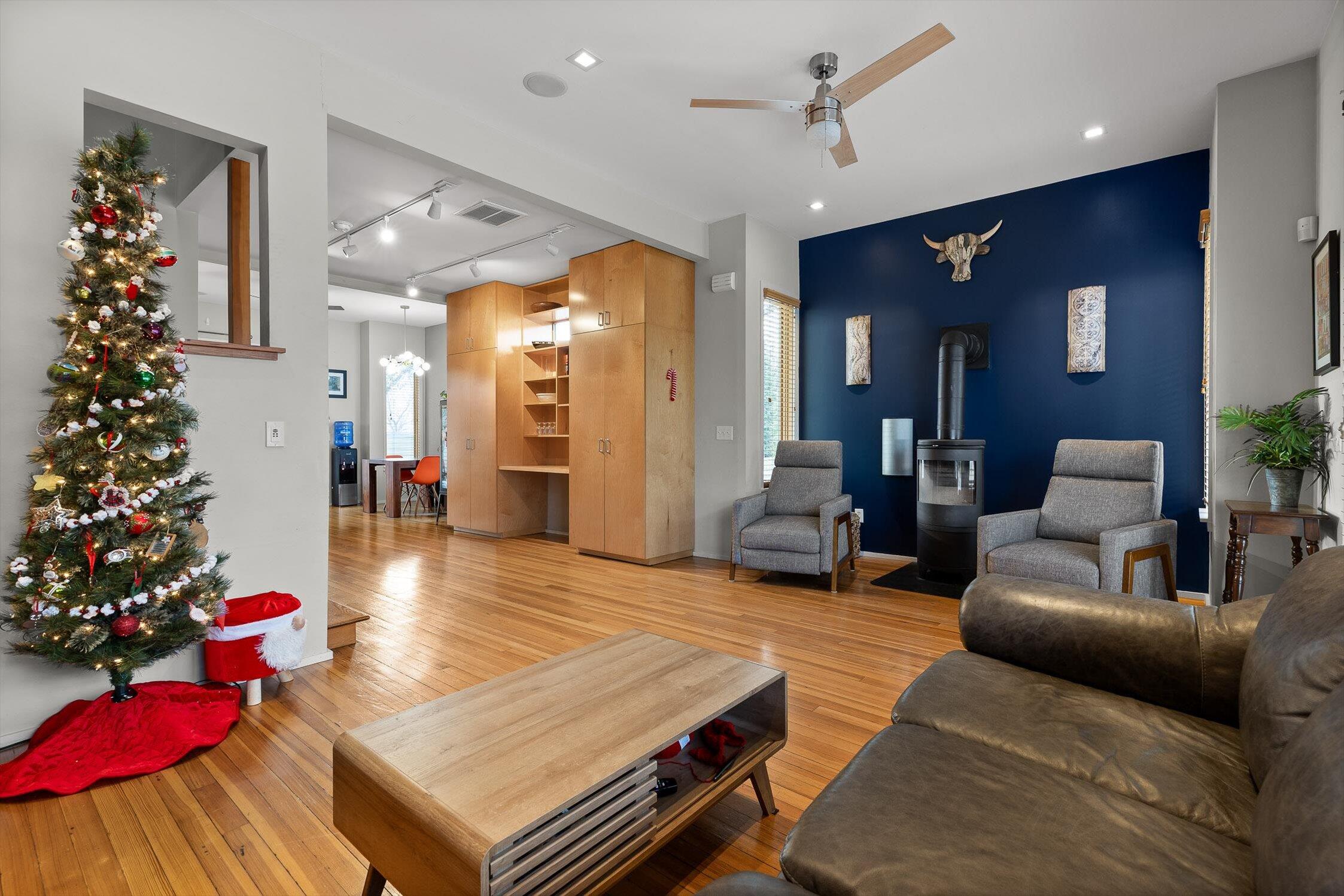 244 West 18th Street Chattanooga, TN 37408 - Photo 10 of 46 Living Room