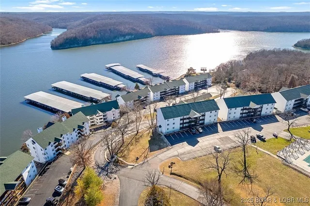 $314,999 | 222 Park Pl Lane, Unit 2A, Kaiser, MO 65047