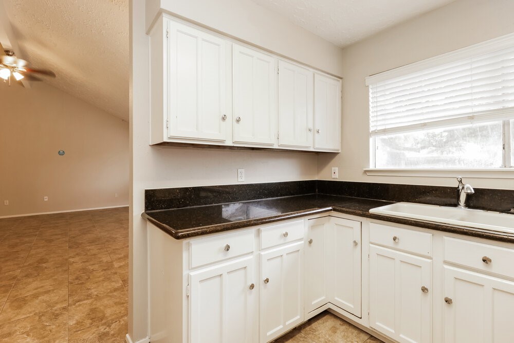 21002 Ironcrest Lane Spring, TX 77388 - Photo 8 of 16