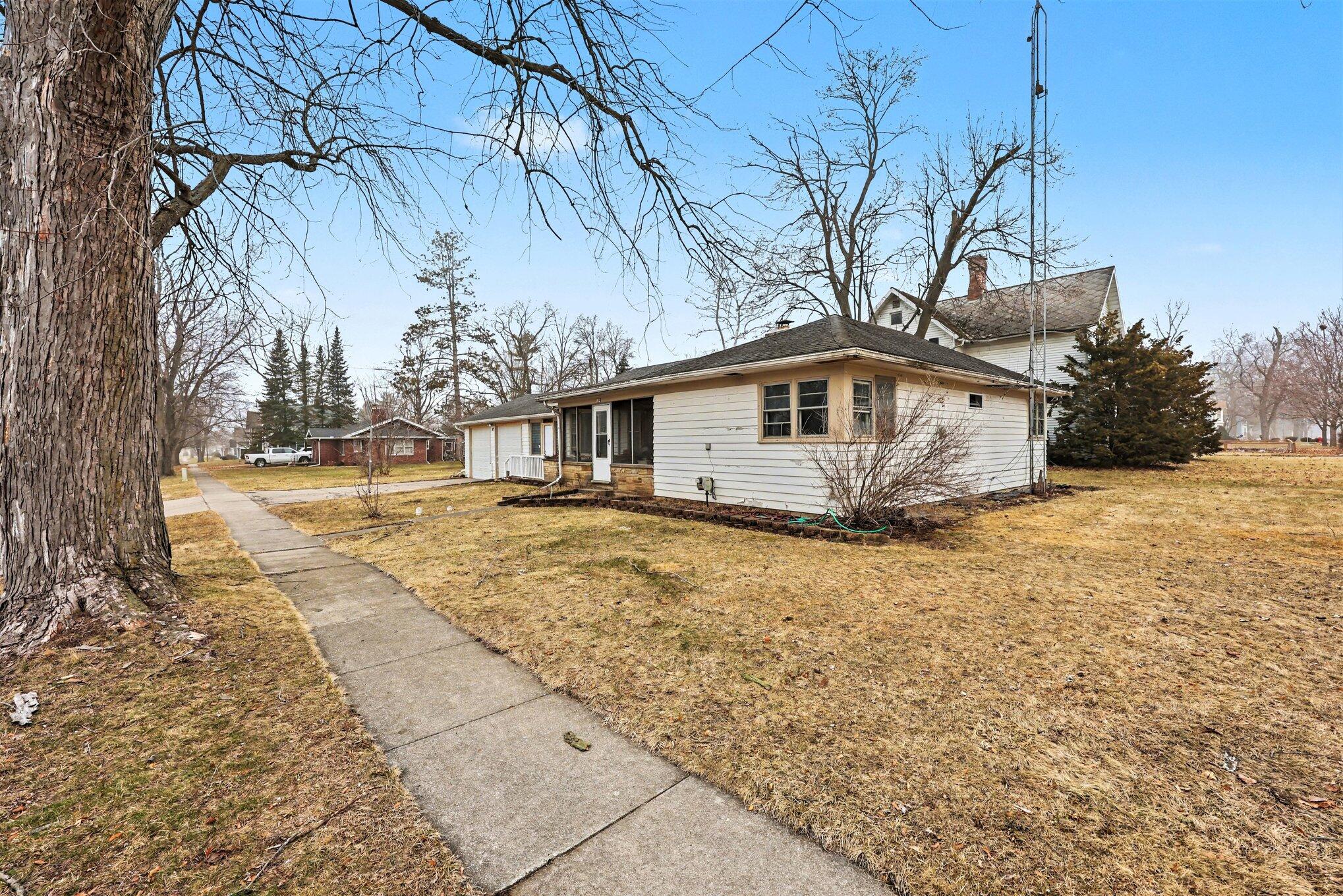 102 Tyrrell Street Clinton, MI 49236 - Photo 15 of 16 015_file_5143