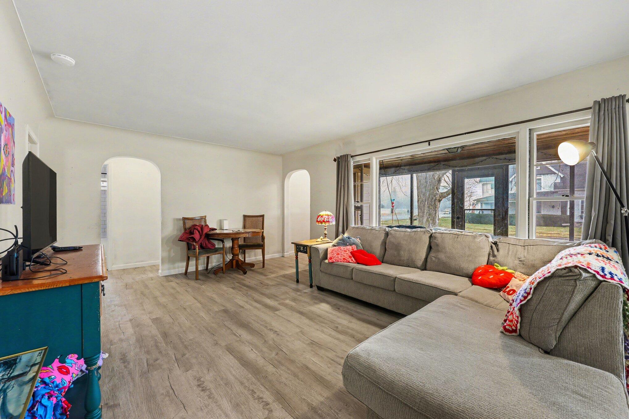 102 Tyrrell Street Clinton, MI 49236 - Photo 5 of 16 005_file_9546