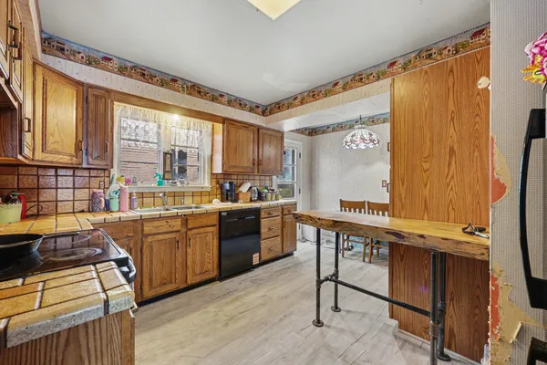 $250,000 | 102 Tyrrell Street, Clinton, MI 49236