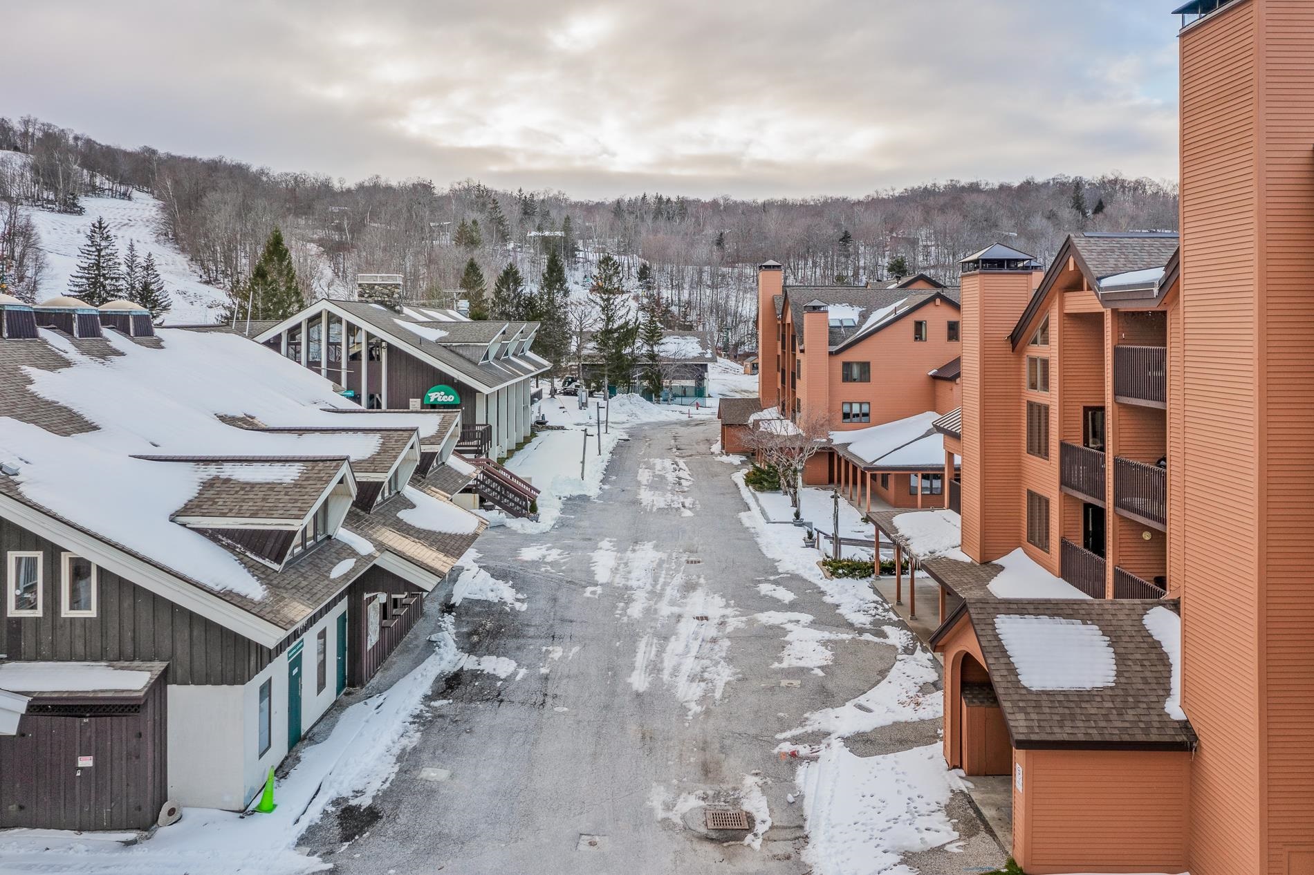 73 Alpine Drive, Unit 210 Killington, VT 05751 - Photo 5 of 32