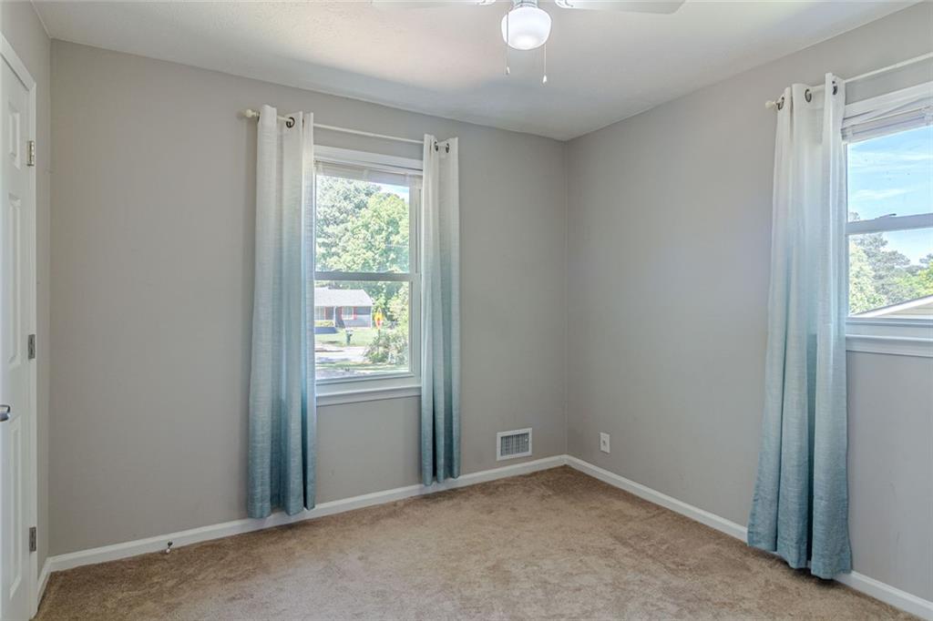 1527 Bennett Road Grayson, GA 30017 - Photo 22 of 34