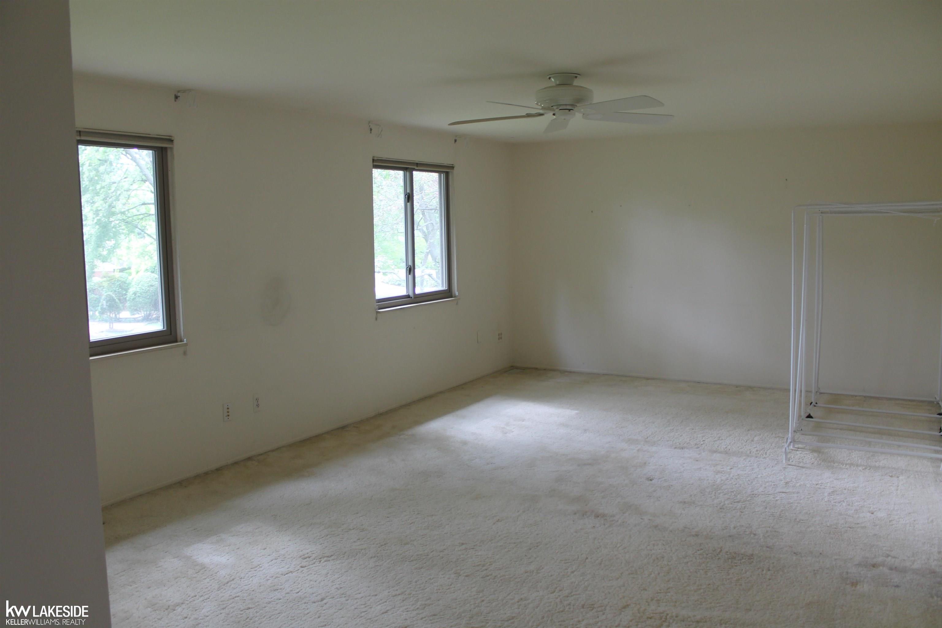 3974 Old Creek Road Troy, MI 48084 - Photo 11 of 32 50091748-19.JPG