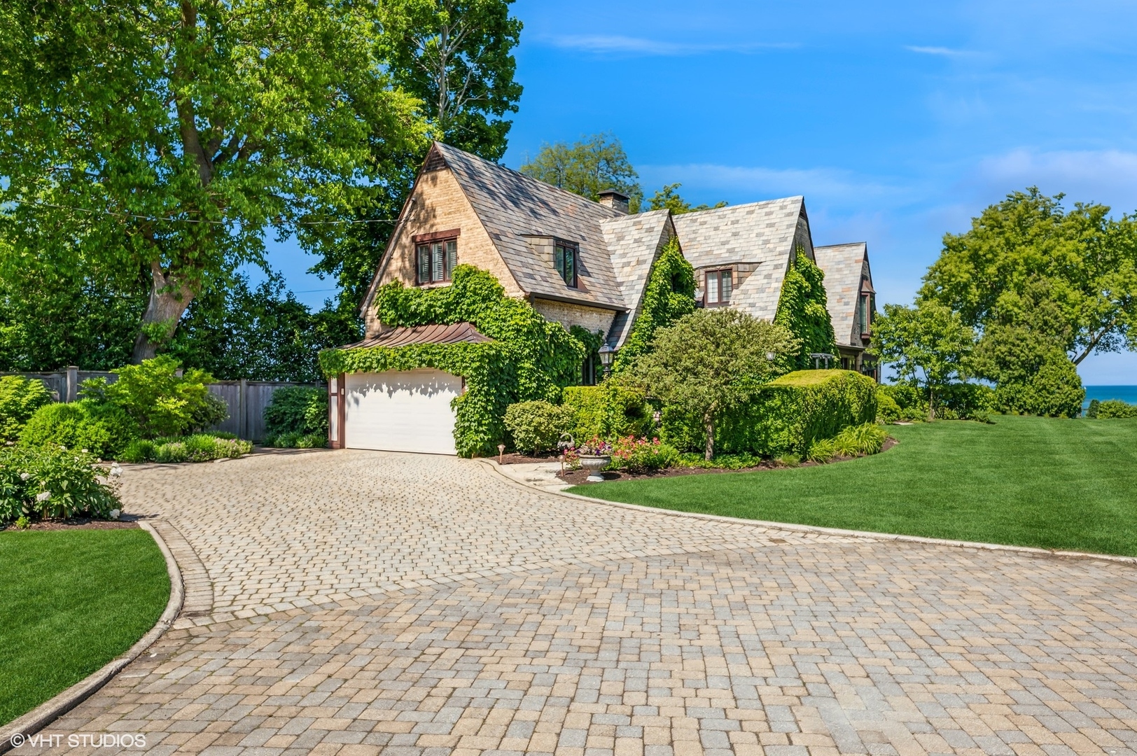 337 Sheridan Road Winnetka, IL 60093 - Photo 2 of 24