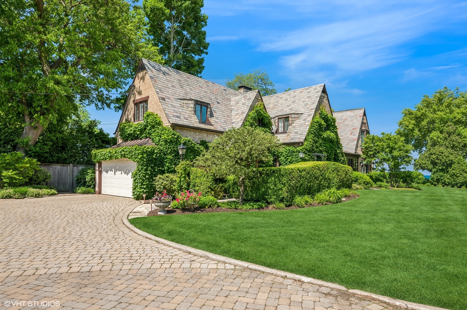 337 Sheridan Road Winnetka, IL 60093 - Photo 3 of 24