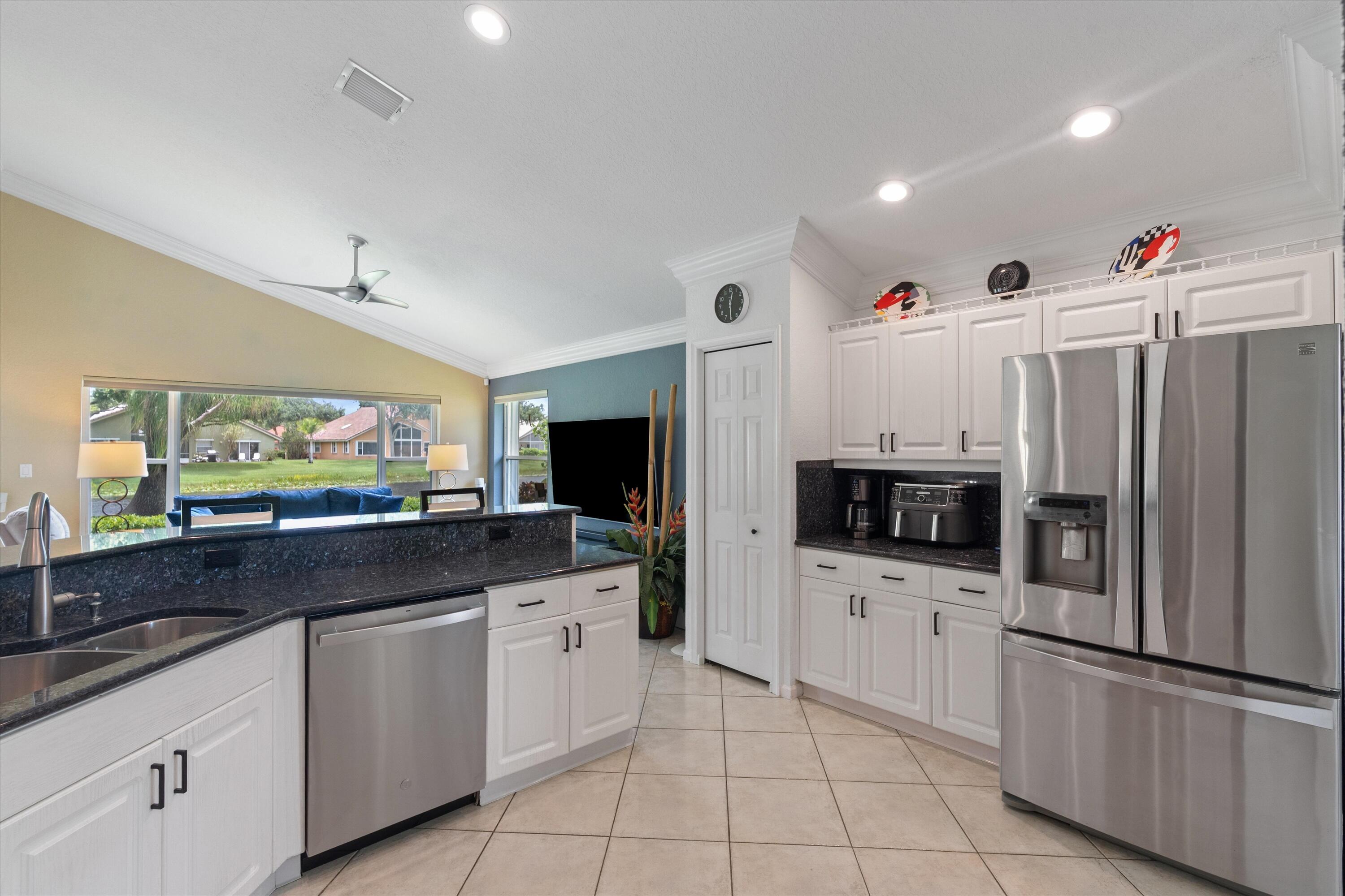 6929 Grenelefe Road Boynton Beach, FL 33437 - Photo 13 of 34 10-6929 Grenelefe Road Boynton Beach, FL