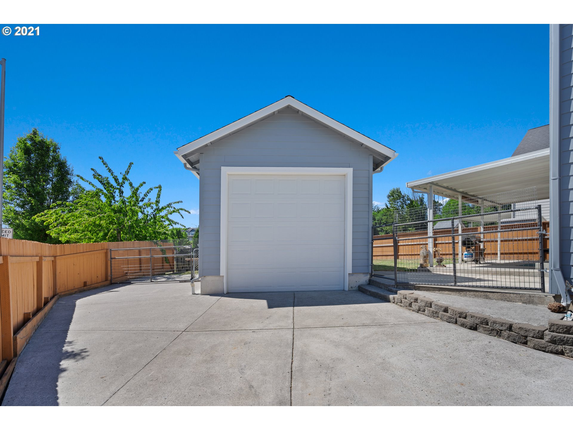 703 North 18th Place Ridgefield, WA 98642 - Photo 2 of 32