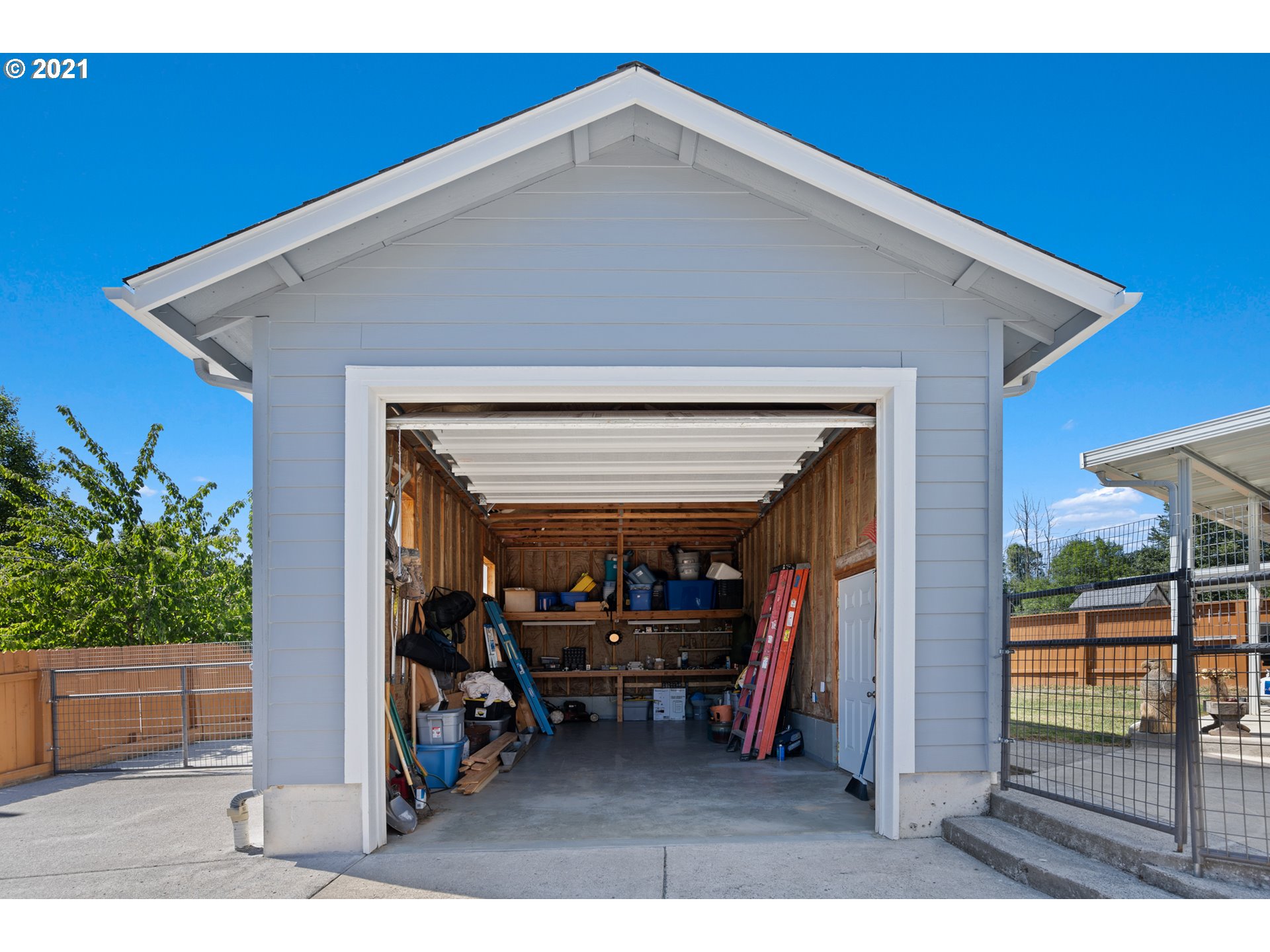 703 North 18th Place Ridgefield, WA 98642 - Photo 4 of 32
