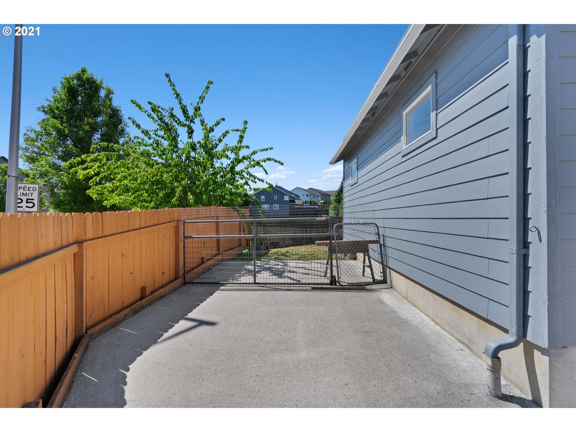 703 North 18th Place Ridgefield, WA 98642 - Photo 6 of 32