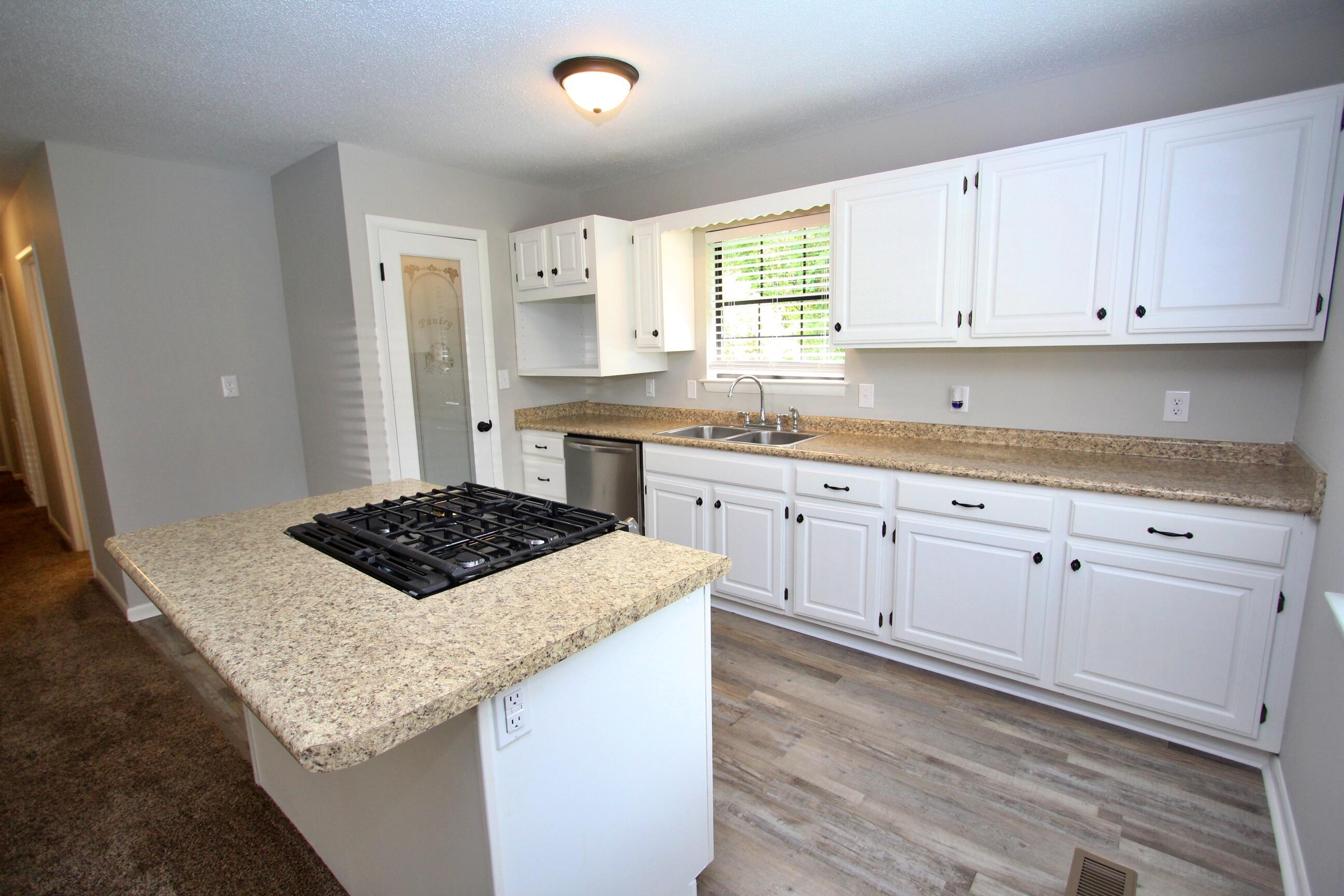 2114 Rogers Road Rossville, GA 30741 - Photo 4 of 22 IMG_8181