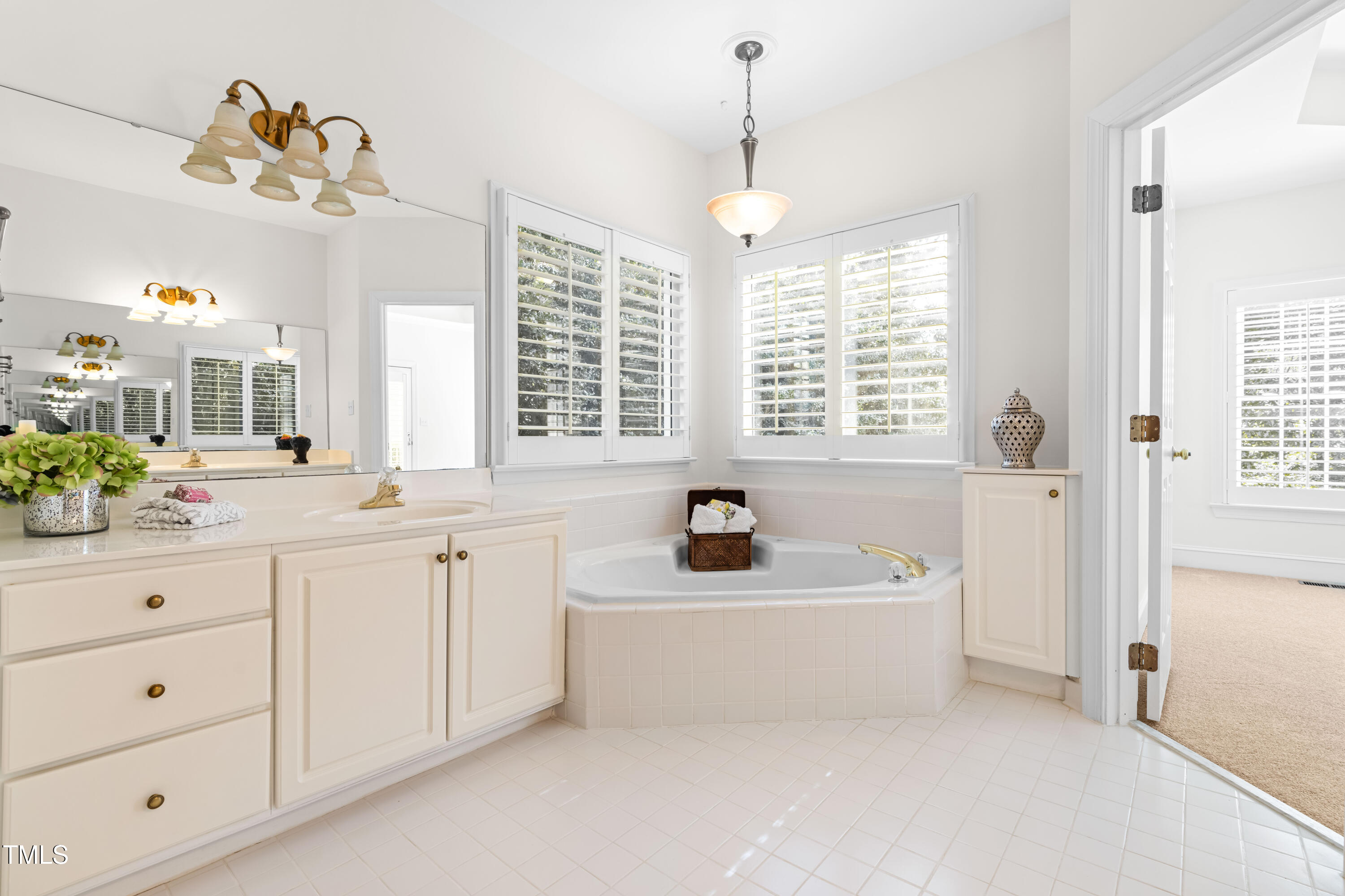 2909 Hawtree Drive Raleigh, NC 27613 - Photo 23 of 38 DSC01114