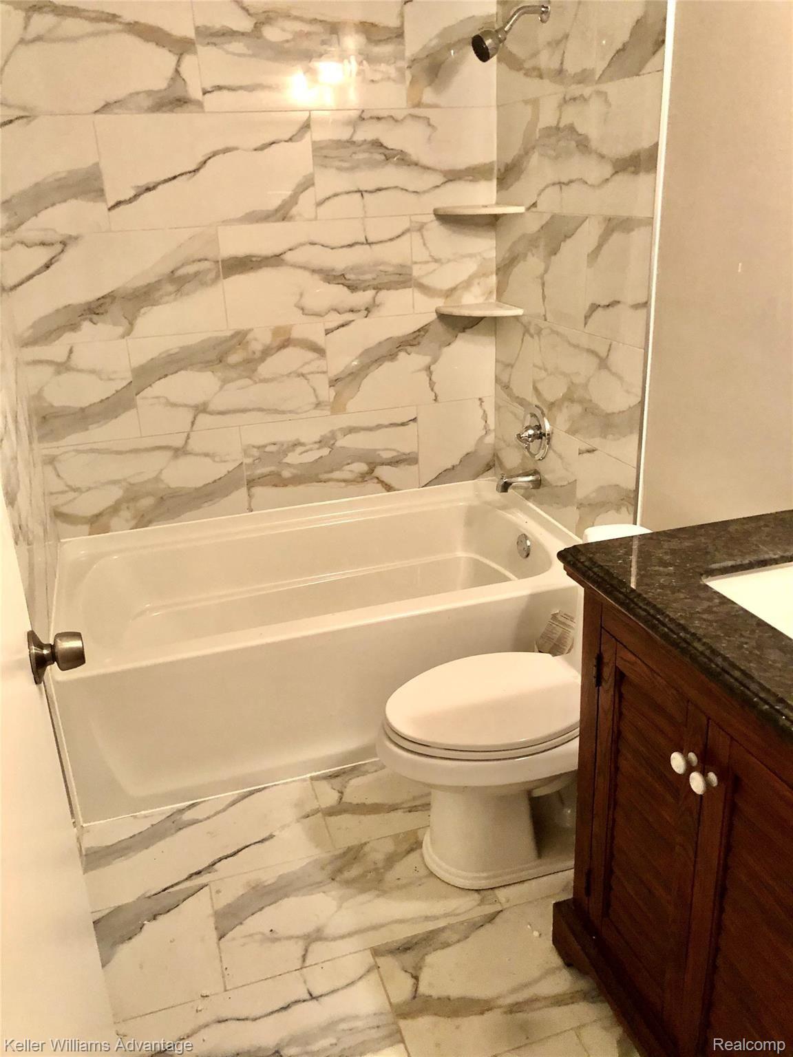 25535 Lahser Road, Unit 1 Southfield, MI 48033 - Photo 13 of 17 AC0966C3-80D4-4D37-A068-EE72FFC30FA1.jpeg