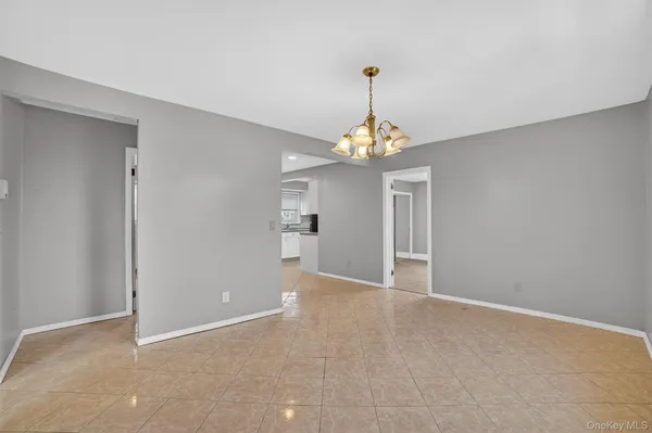 $3,700 | 4 Amackassin Terrace, Unit 3, Yonkers, NY 10703