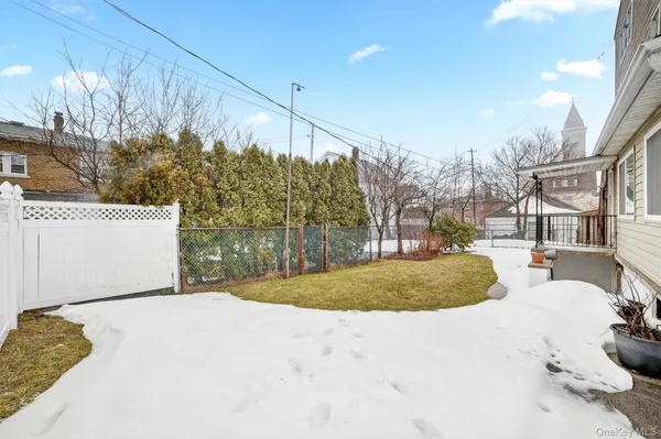 $3,700 | 4 Amackassin Terrace, Unit 3, Yonkers, NY 10703