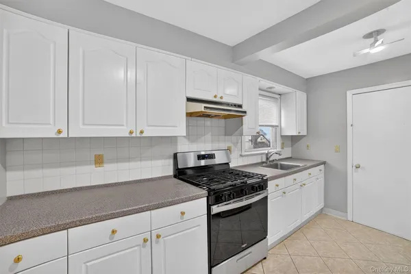 $3,700 | 4 Amackassin Terrace, Unit 3, Yonkers, NY 10703