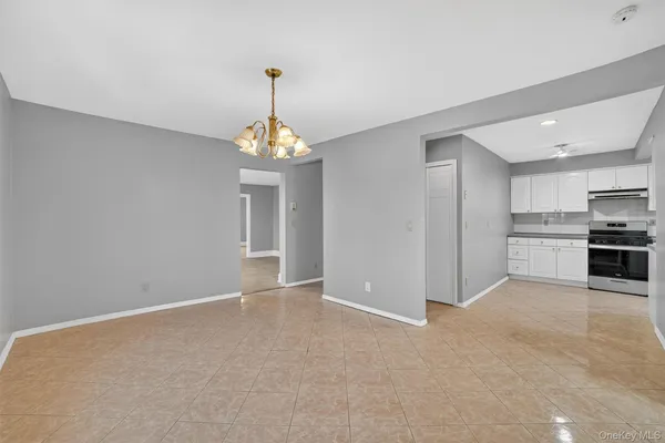 $3,700 | 4 Amackassin Terrace, Unit 3, Yonkers, NY 10703