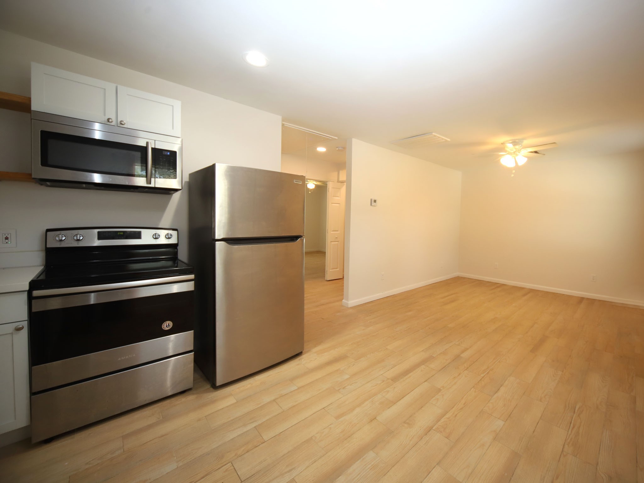 6709 Greenhurst Street, Unit B Houston, TX 77091 - Photo 2 of 14