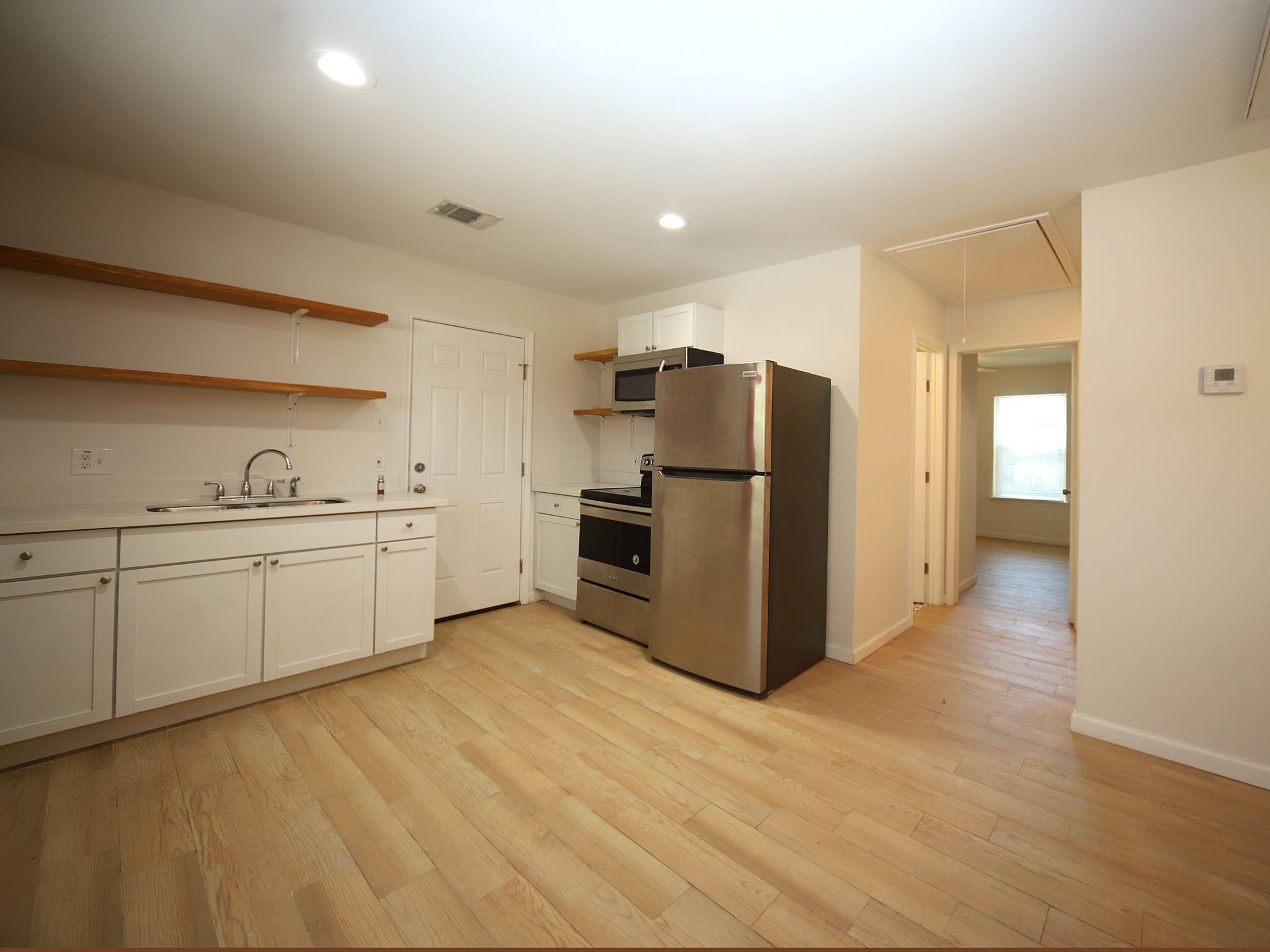 6709 Greenhurst Street, Unit B Houston, TX 77091 - Photo 3 of 14