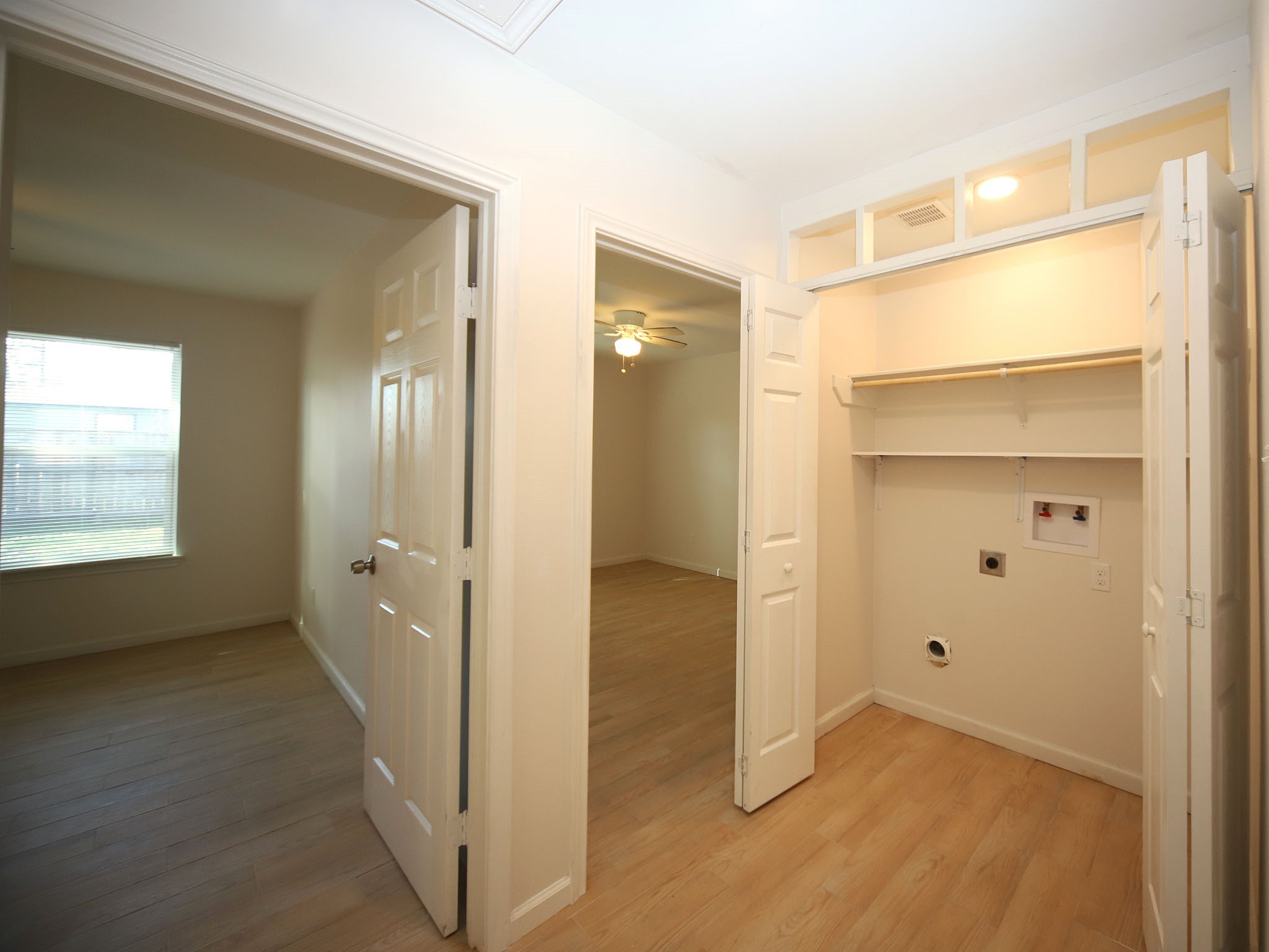 6709 Greenhurst Street, Unit B Houston, TX 77091 - Photo 5 of 14