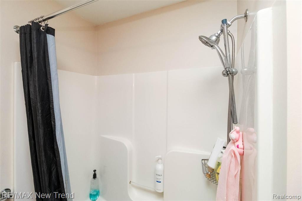 24319 Homestead Court Novi, MI 48374 - Photo 35 of 48