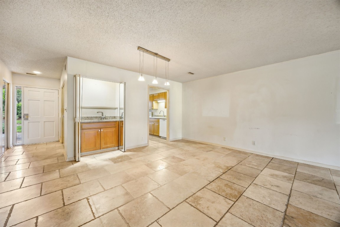 3316 Sea Marsh Road, Unit 3316 Fernandina Beach, FL 32034 - Photo 7 of 38 Easy access to kitchen.