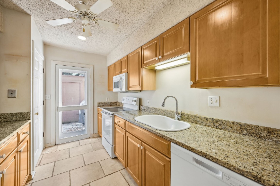 3316 Sea Marsh Road, Unit 3316 Fernandina Beach, FL 32034 - Photo 8 of 38 Kitchen area.